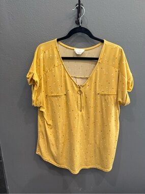 Sunny Yellow Star-Print V-Neck Zip Front Blouse